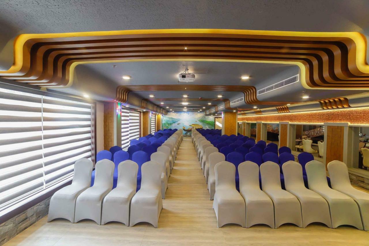 Guruvāyūr Bhavanam Regency Guruvayoor מראה חיצוני תמונה